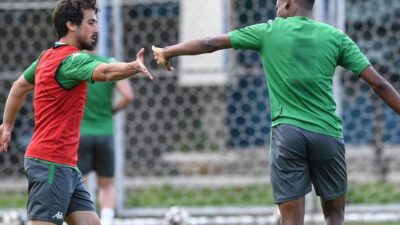 Shehu’dan anlamlı paylaşım; Biz bir aileyiz…