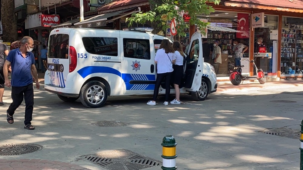 Sınava giden genç kıza şoku yaşadı! Polise yarım saat dil döktü ama…