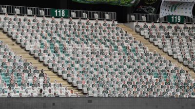 Osmangazi’den Timsah’a tam destek… Tribündeki yerini aldı…