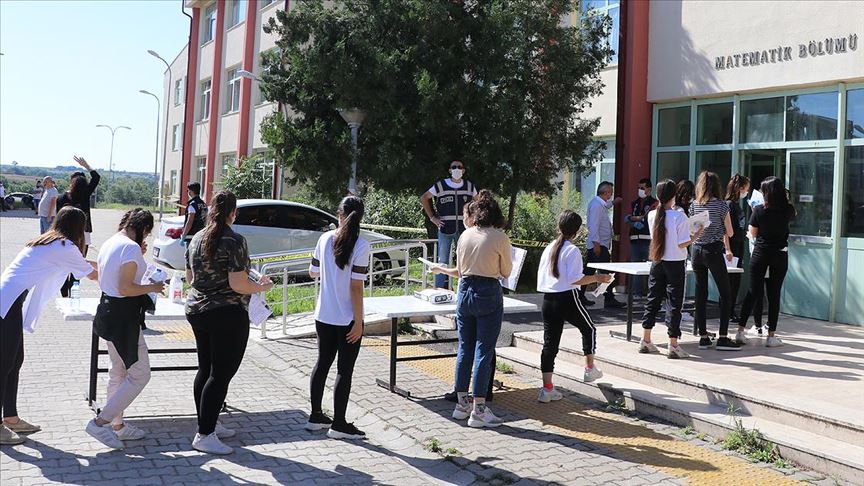 YKS’nin ilk oturumu TYT başladı