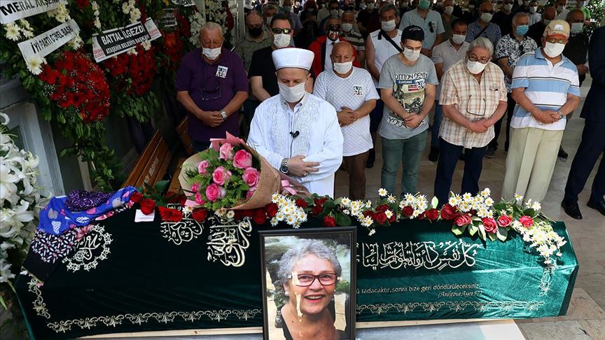 Ünlü oyuncu son yolculuğuna uğurlandı