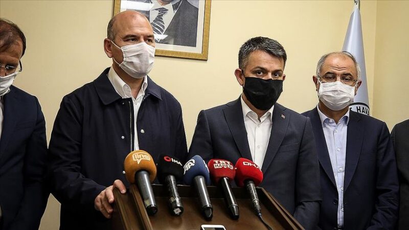 Bursa'daki sel bölgelerinde incelemede bulunan İçişleri Bakanı Soylu ve Bekir