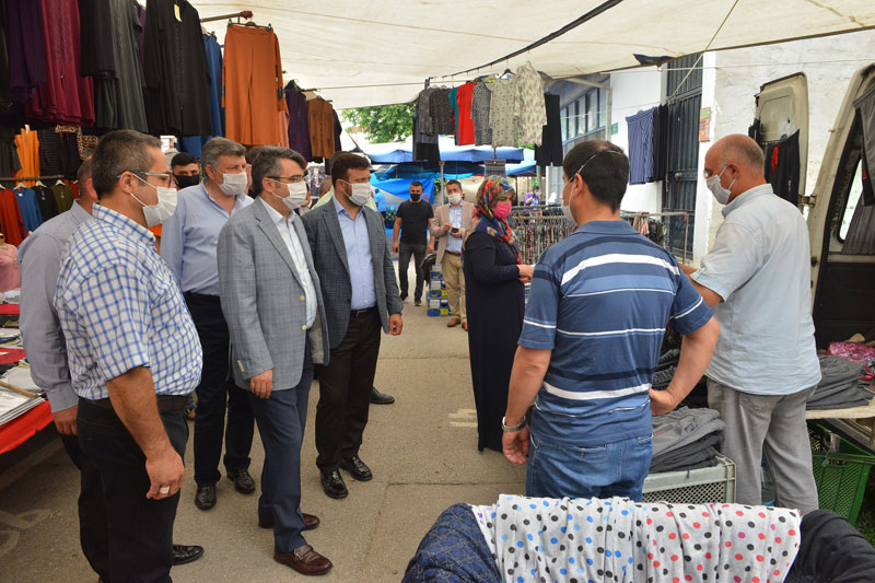 Başkan Yılmaz pazarın nabzını tuttu