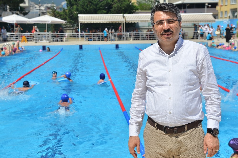 Yıldırım’da sosyal mesafeli yüzme dönemi Yıldırım’da sosyal mesafeli yüzme dönemi
