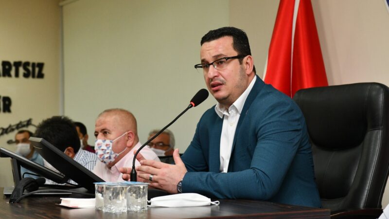 131 mahalleye eşit hizmet seferberliği Mustafakemalpaşa Belediye Başkanı Mehmet Kanar, mahalle sorunlarını öğrenmek ve önerilerini