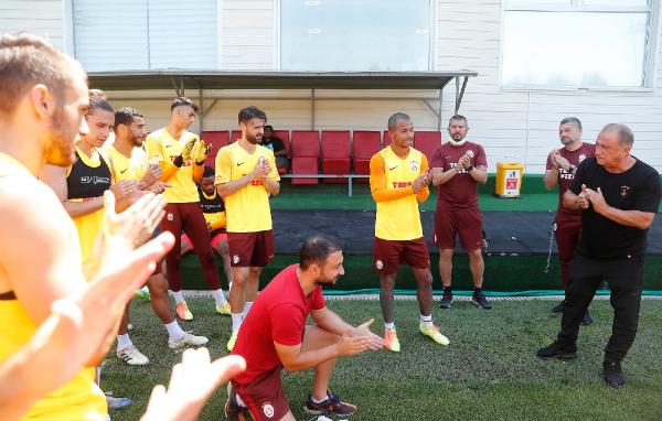Galatasaray'da bir ayrılık daha! 2 59e766e45a7b12ec4e9e8f03cf9ebe10