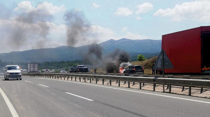 Bursa’da seyir halinde alev alev yandı Bursa’da seyir halinde alev alev yandı
