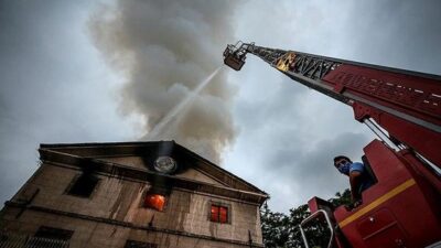 Yeni görüntüler…Bursa’nın tarihi mekanı böyle küle döndü