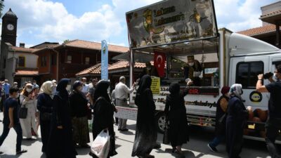 Ayasofya’nın ibadete açılması Mehteranla kutlandı