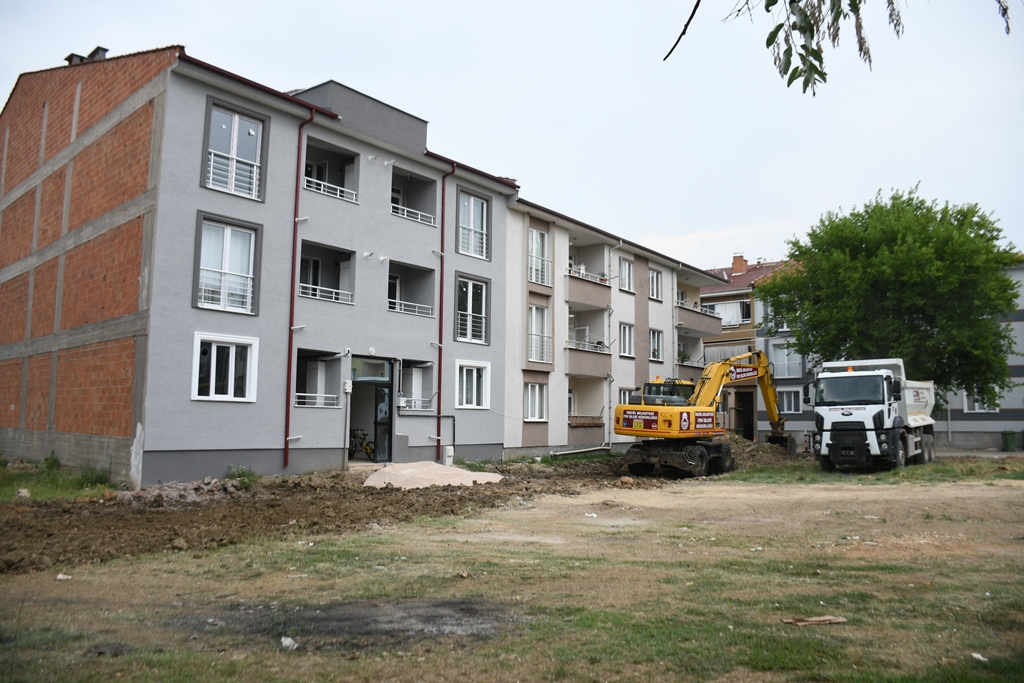 Mesudiye Mahallesi’nde 200 metre uzunluğunda yol açılıyor Mesudiye Mahallesi’nde 200 metre uzunluğunda yol açılıyor