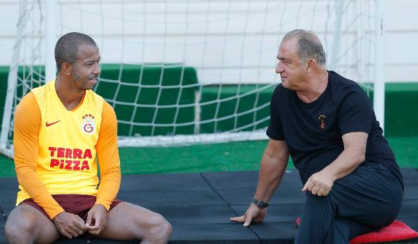 Galatasaray'da bir ayrılık daha! 1 948f94606740d87db82e3a9c1270791a