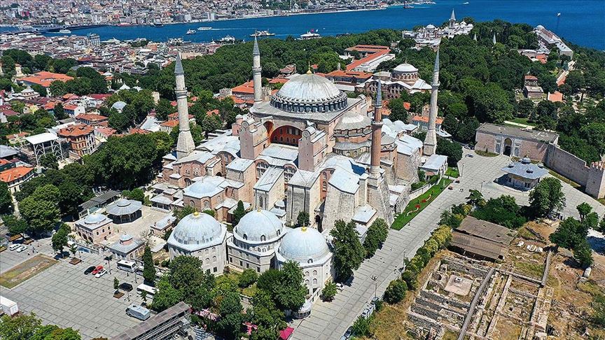 Ayasofya’da ilk namaz! Vali önlemleri açıkladı