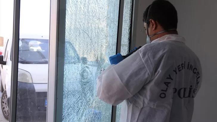 Gece bekçisiyle firma sorumlusu arasında silahlı kavga!