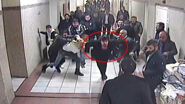 Aylar önce 15 kişi tarafından darp edilen genç avukat kalbine yenik düştü