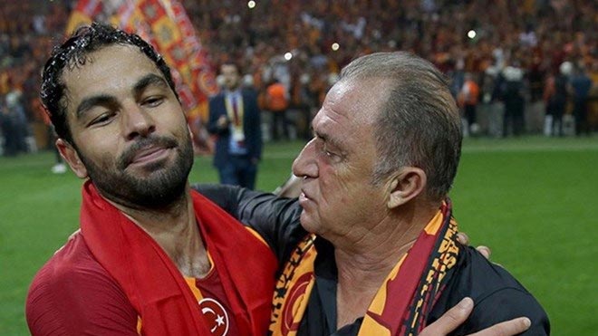 Galatasaraylı futbolcu Selçuk İnan, profesyonel kariyerini sonlandırdığını açıkladı. İnan, "Hüzünlüyüm
