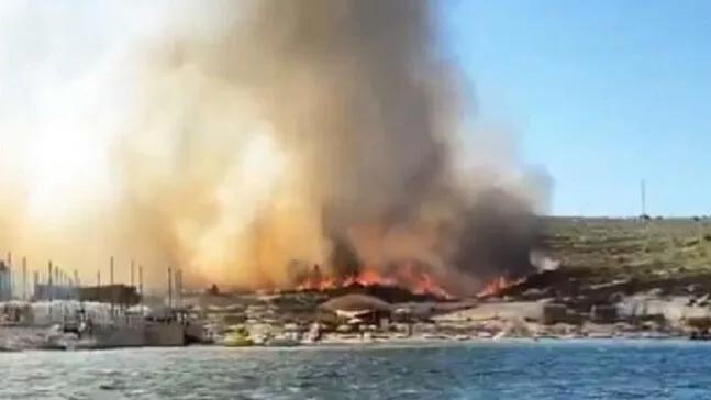 İzmir’de Alaçatı’da orman yangını!