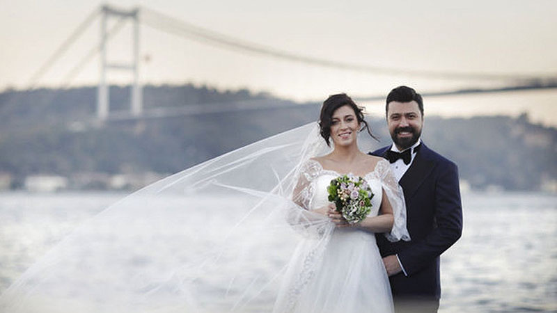 Bülent Emrah Parlak ile Burcu Gönder boşanıyor