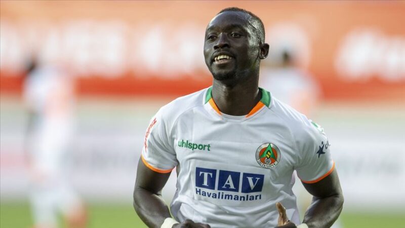 Cisse, gol krallığı yarışında Sörloth’u geçip zirveye oturdu Aytemiz Alanyaspor'un en skorer ismi Papiss Cisse, Süper Lig'deki Galatasaray
