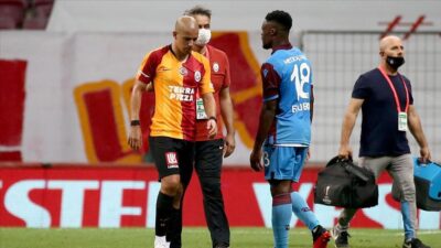Galatasaray'ın Cezayirli futbolcusu Feghouli, "Dün akşamki yenilgi benim hatamdan kaynaklanıyor."