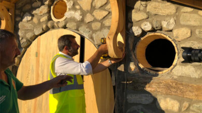 Sanatkar Başkan’dan ‘Hobbit Evleri’