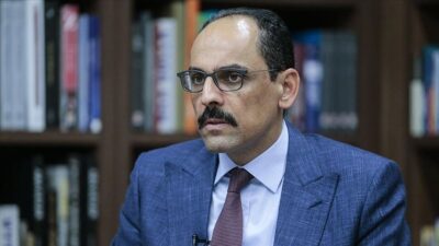İbrahim Kalın’dan Macron’un Türkçe tweet’ine yanıt