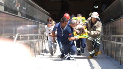 Metroda korkunç olay! Yürüyen merdivene saçları sıkıştı