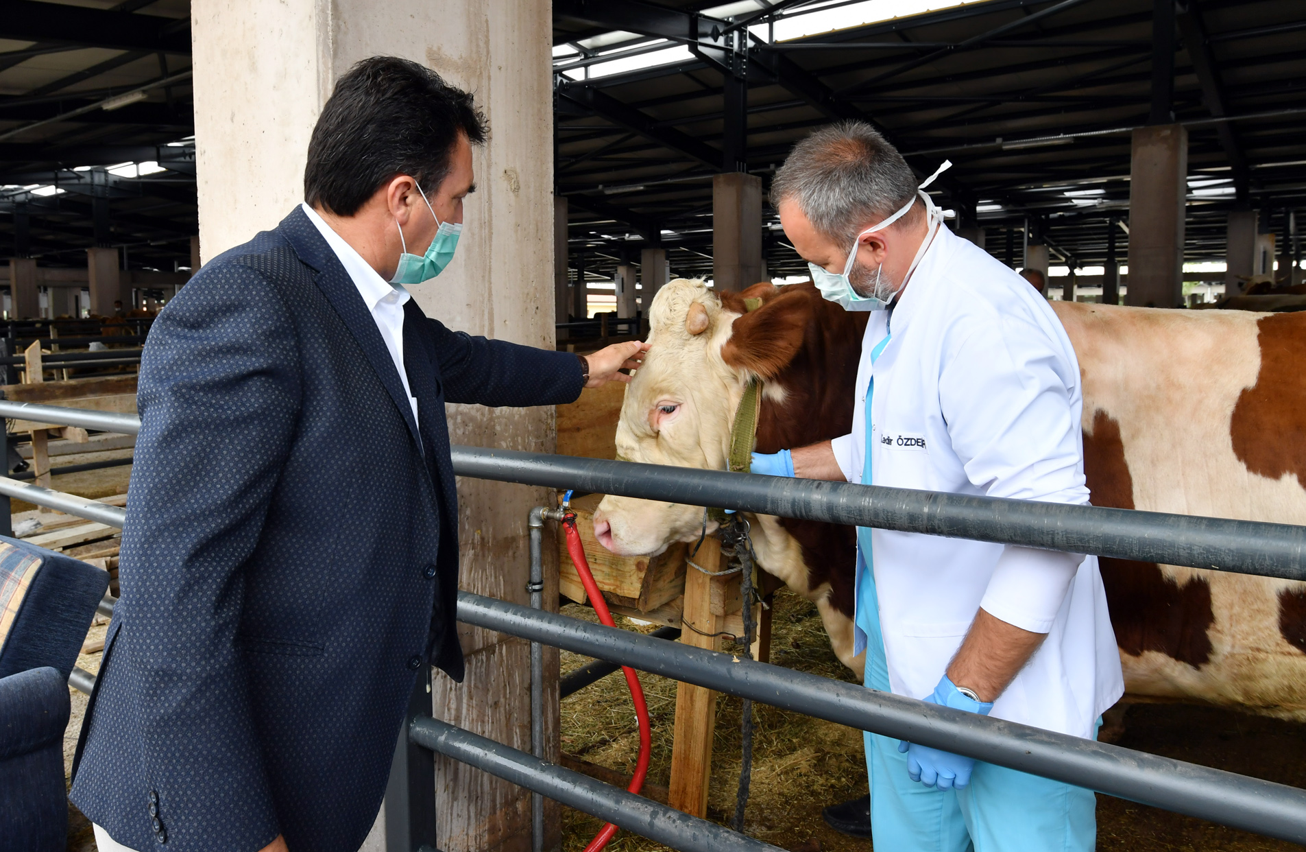 Dev Tesiste İlk Pazarlığı Başkan Yaptı