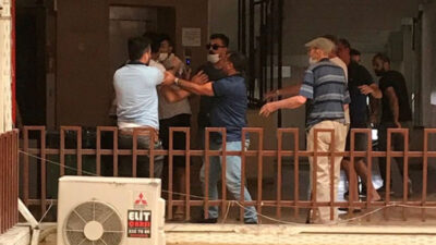 Noterde tekmeli yumruklu kavga