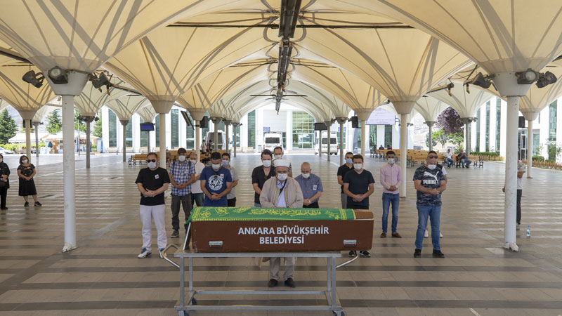 Oyuncu Jale Aylanç son yolculuğuna uğurlandı Oyuncu Jale Aylanç son yolculuğuna uğurlandı