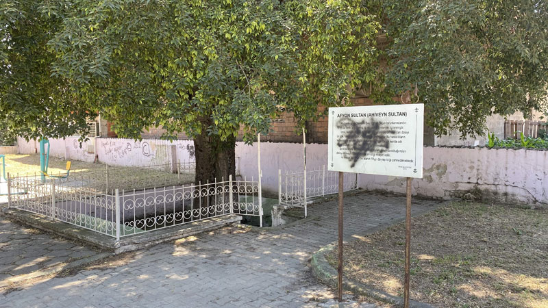 Bursa’da bin 800 yıllık türbeye çirkin saldırı