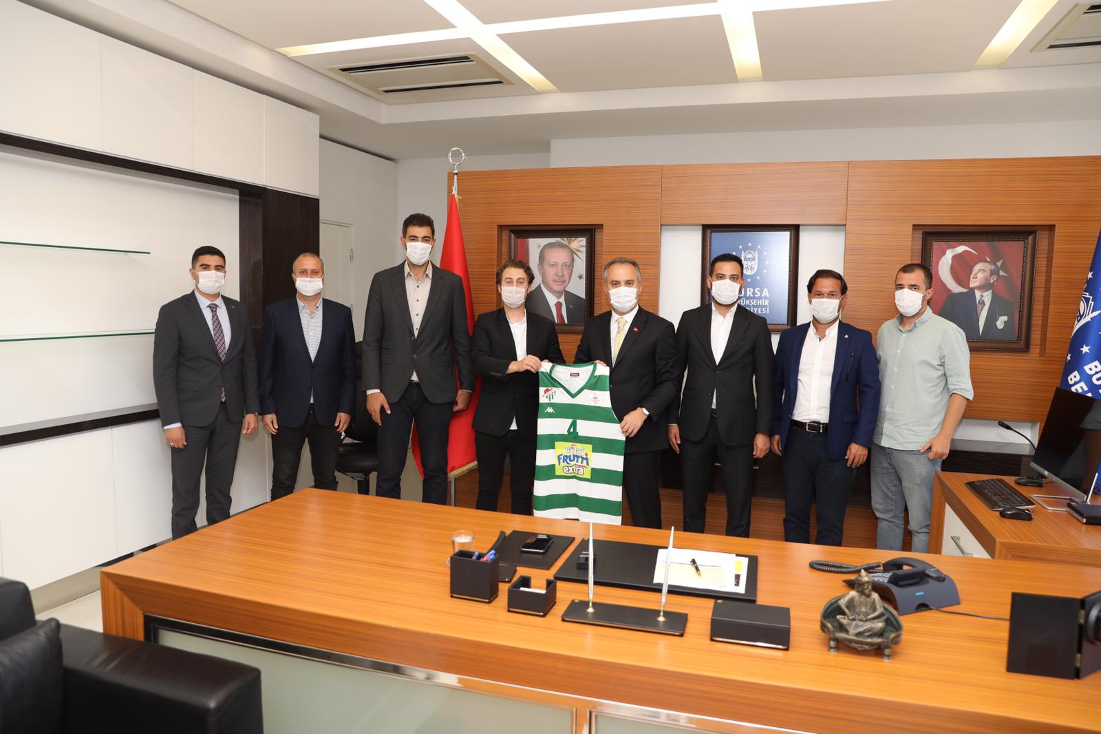 Frutti Extra Bursaspor’dan Başkan Aktaş’a ziyaret… Frutti Extra Bursaspor’dan Başkan Aktaş’a ziyaret…