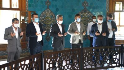 ‘Zincirler kırıldı, Ayasofya açıldı’