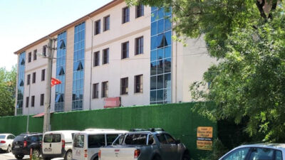 Korkunç iddia! Yatalak hastayı tazyikli su ile öldürmüşler: 2 kişi görevden uzaklaştırıldı