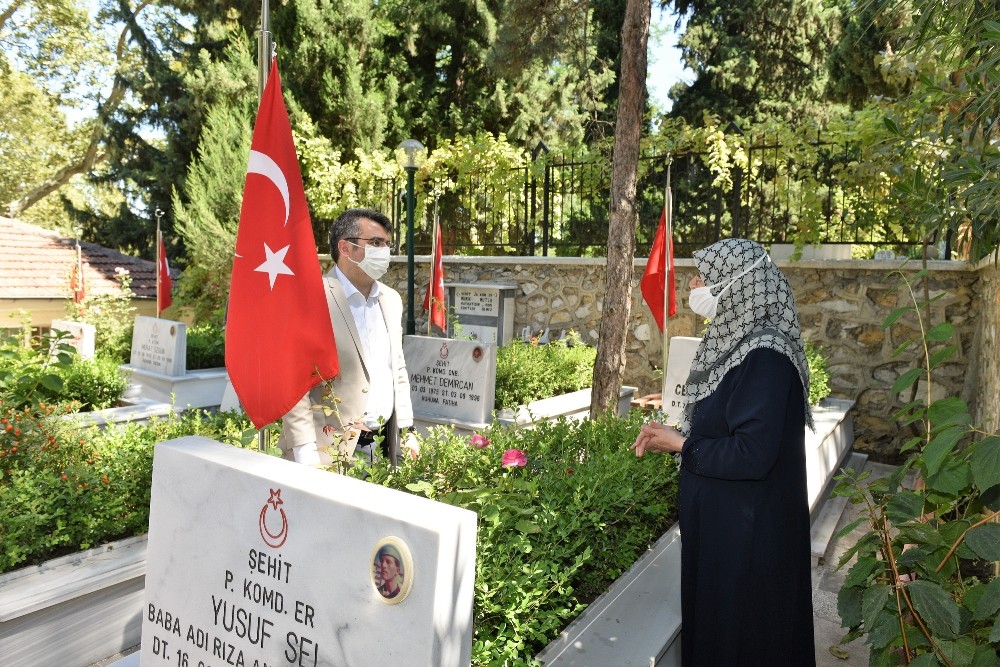 Başkan Yılmaz’dan şehitlik ziyareti