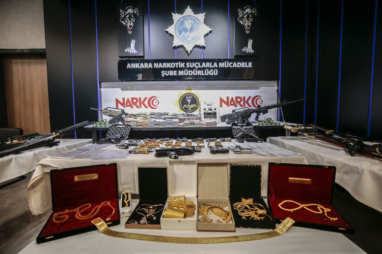 Bataklık Operasyonu… Hepsine el kondu…