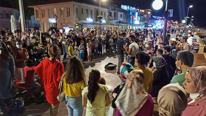 Bakan sürekli uyarıyor ama… Bursa’dan akıl almaz görüntüler Bakan sürekli uyarıyor ama… Bursa’dan akıl almaz görüntüler