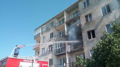 Bursa’da bir vatandaş oturduğu evi ateşe verdi