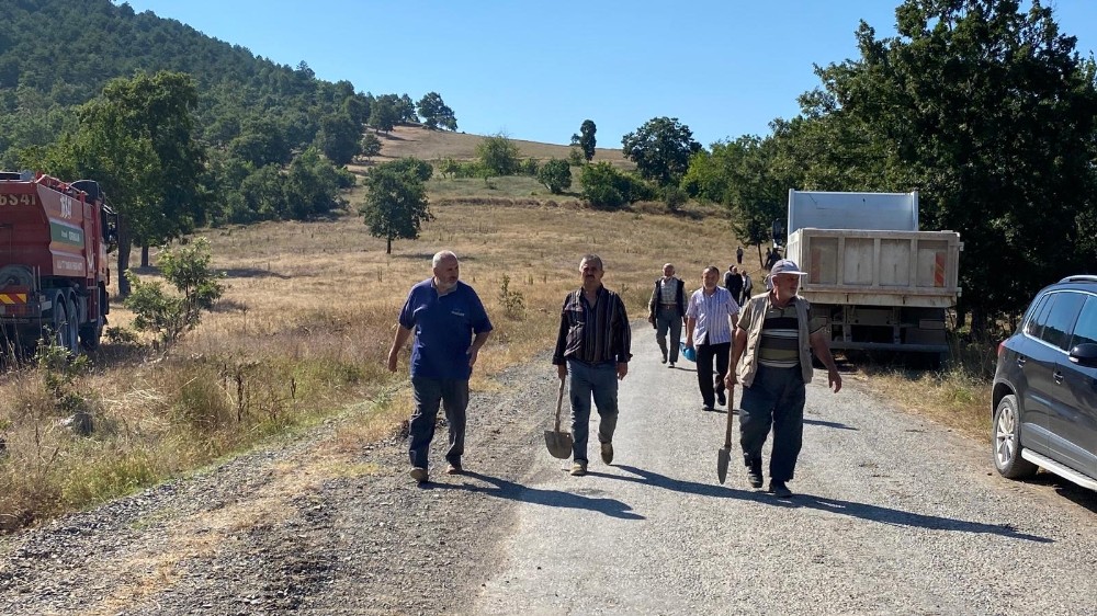 Rüzgarın etkisiyle büyüdü! Bursa’da panik anları… Rüzgarın etkisiyle büyüdü! Bursa’da panik anları…