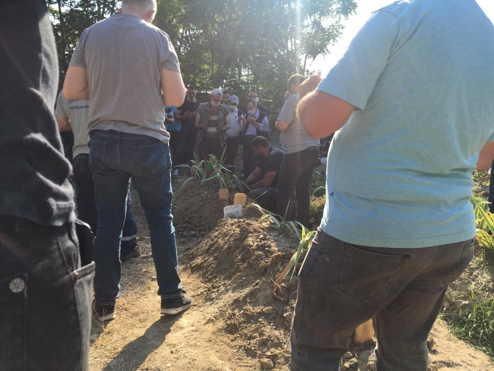 Bursasporlu basketbolcu toprağa verildi Bursasporlu basketbolcu toprağa verildi