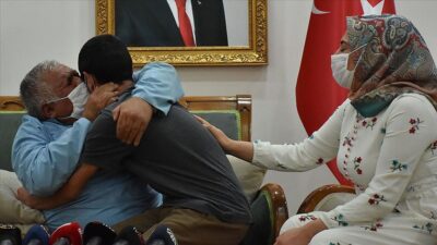 Diyarbakır’daki evlat nöbetinde 14. kavuşma