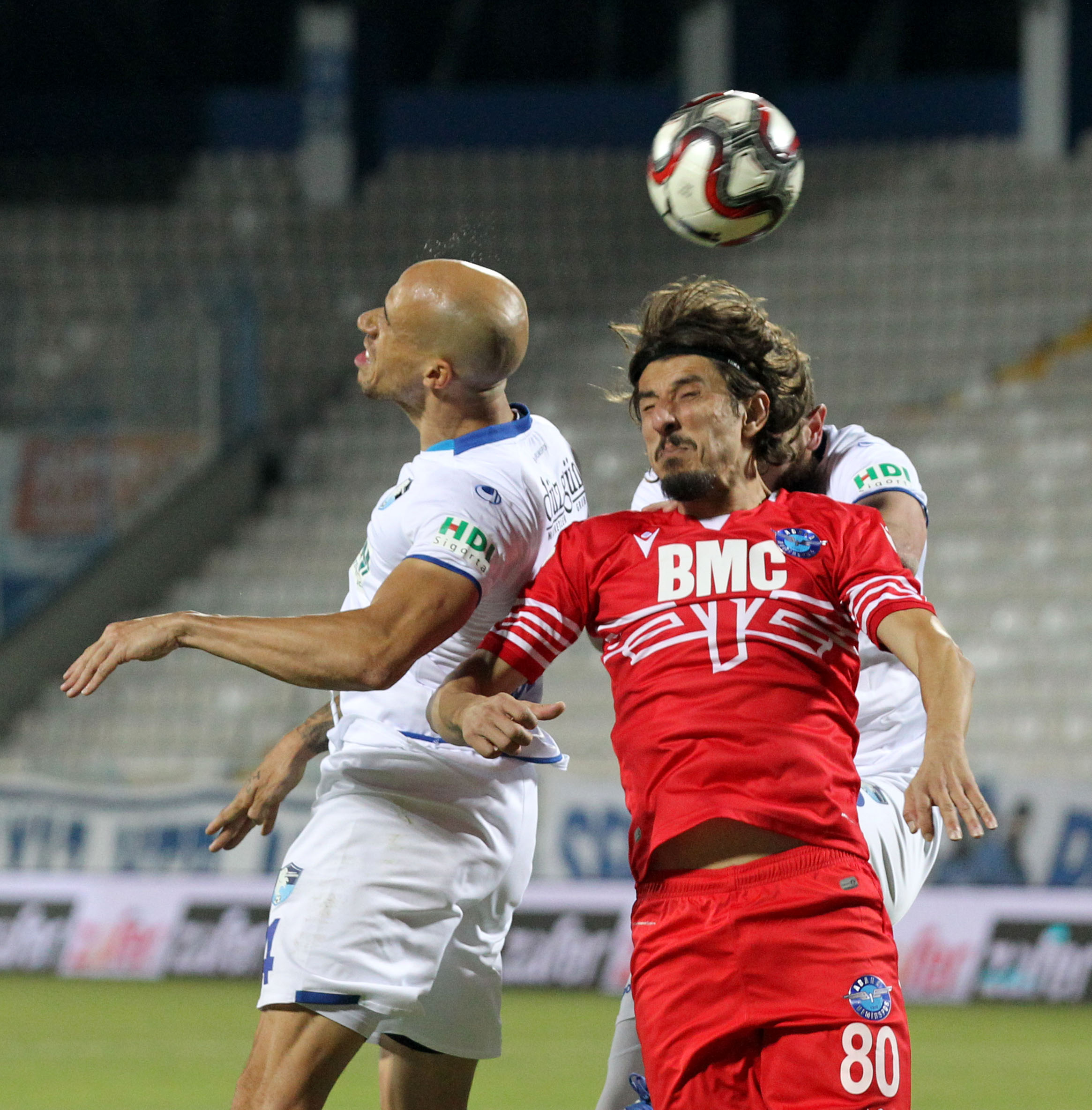 1.LİG'DE ZİRVE YANGIN YERİ... Süper Lige kimler çıkacak? Play-Off'u hangi takımlar oynayacak? 3 erzurum