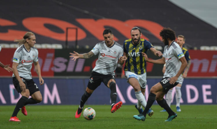 Süper Lig'in 33. haftasındaki derbi mücadelesindeBeşiktaş, Fenerbahçe'yi 2-0 mağlup etti.