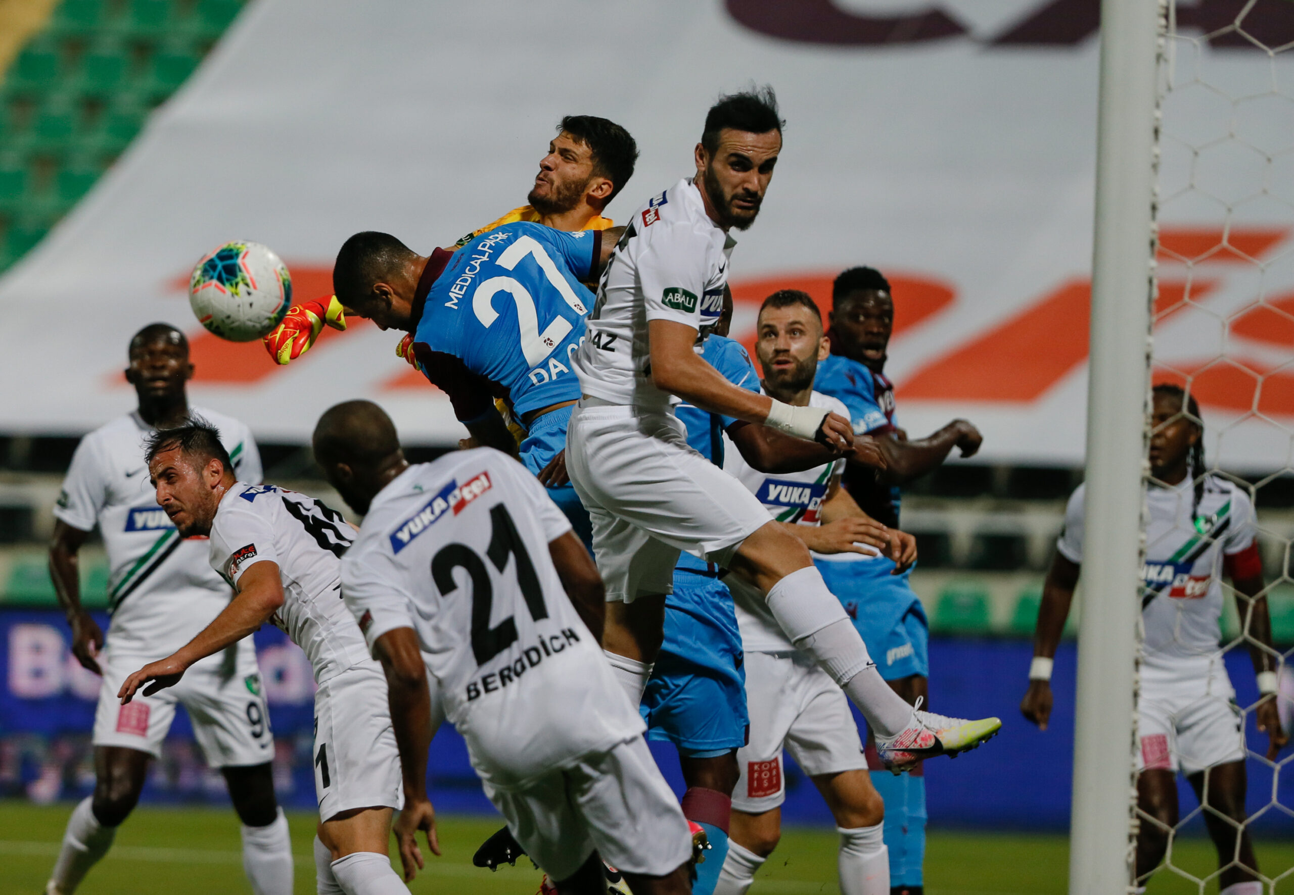 Süper Lig'in altı yangın yeri! Düşmeye 7 aday... 1 foto 6 scaled