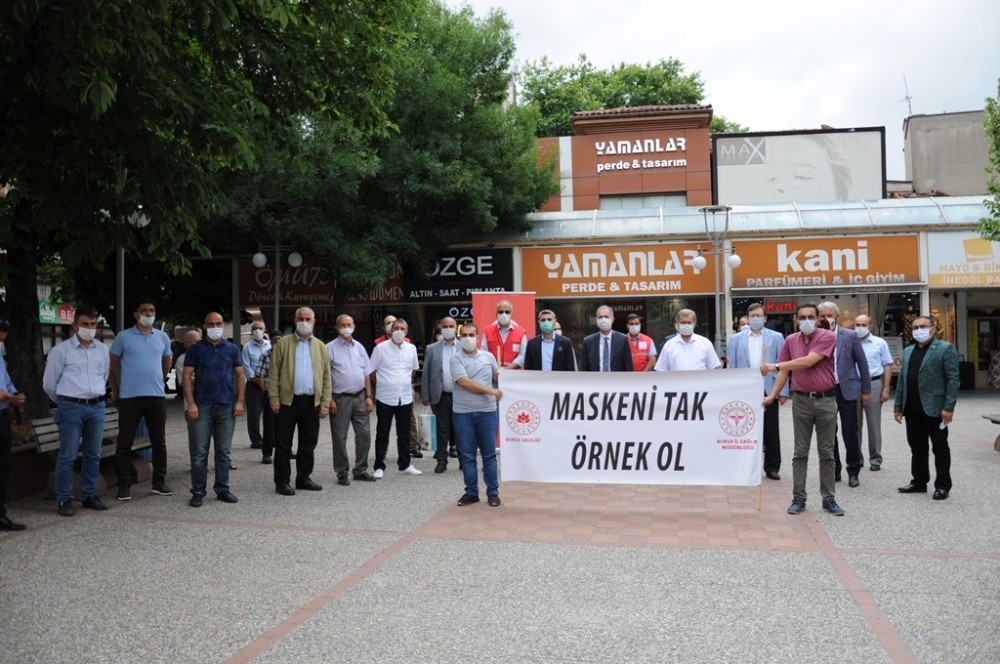 İnegöl Belediyesi’nden ’Maske tak, örnek ol’ etkinliği İnegöl Belediyesi’nden ’Maske tak, örnek ol’ etkinliği