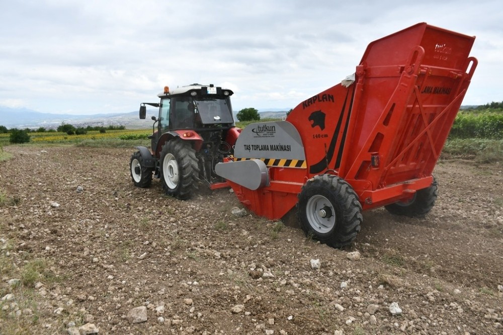 İnegöl’de tarım yatırımları sürüyor İnegöl’de tarım yatırımları sürüyor