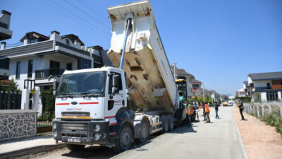 İnegöl sokakları milli ve yerli beton yollarla kaplanıyor