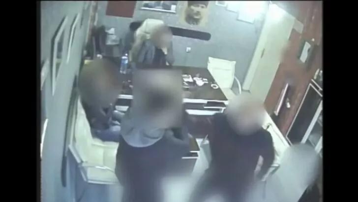 ‘Dam’ operasyonu! Çıplak görüntülerini kaydedip…