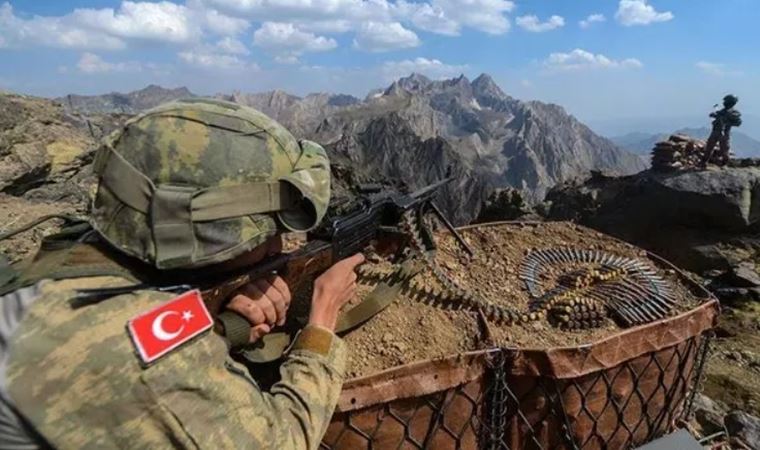 Gri kategorideki terörist teslim oldu