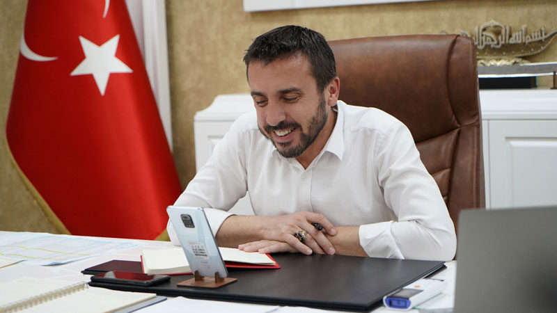 Kestel Belediye Başkanı Önder Tanır, her Cuma günü geleneksel olarak