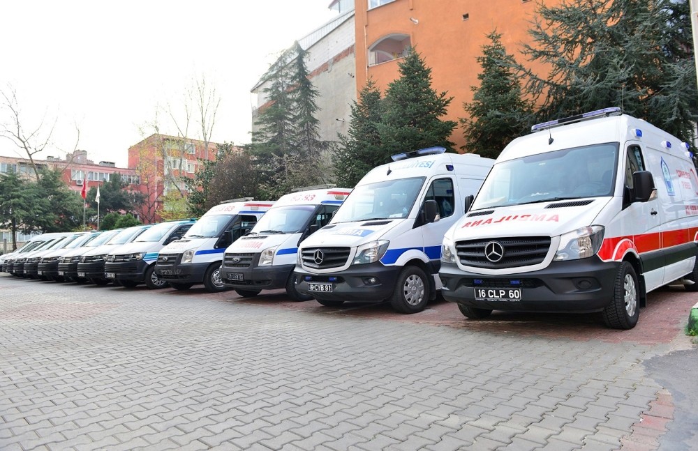 Koronavirüse karşı ambulanslar dezenfekte ediliyor